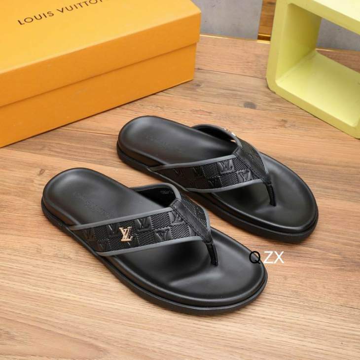Picture of Louis Vuitton Slippers _SKULVsz35-453CGDT0107362